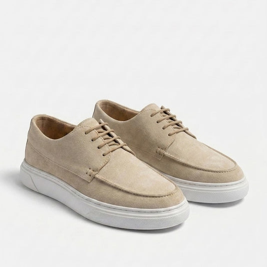 Suede sneaker